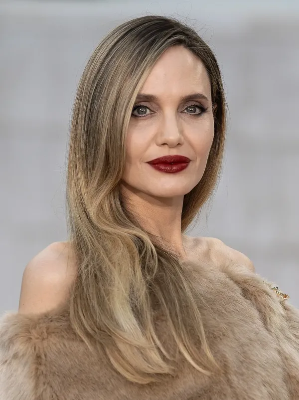 Porträtt av Angelina Jolie